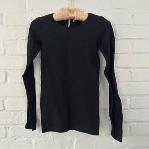 Babaton Aritzia Ribbed Long Sleeve Scoop Neck Shirt in Black